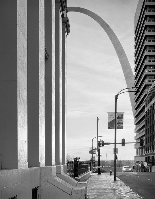 /product//the-old-courthouse-and-the-arch-sunrise-2020-2/