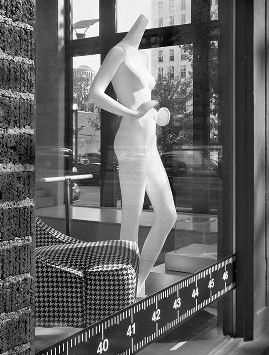 /product//mannequin-fashion-fund-boutique-washington-avenue-2020/