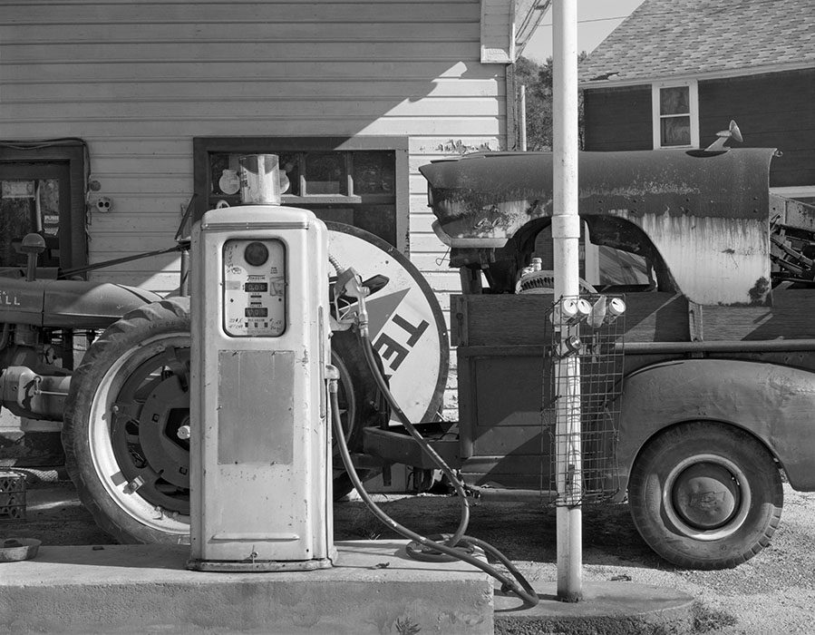 /product//gasoline-station-prairie-du-rocher-illinois-1982/