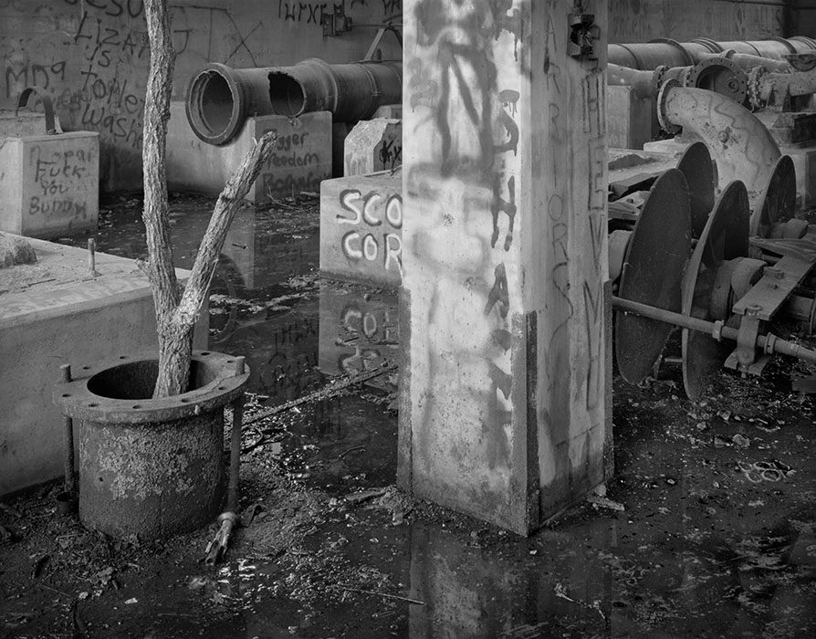 /product//graffiti-abandoned-nuclear-processing-facility-2-near-defiance-missouri-1989/