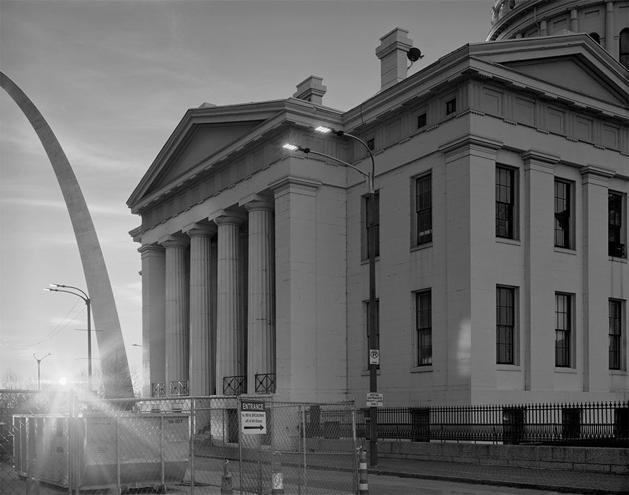 /product//old-courthouse-and-the-arch-sunrise-2021/